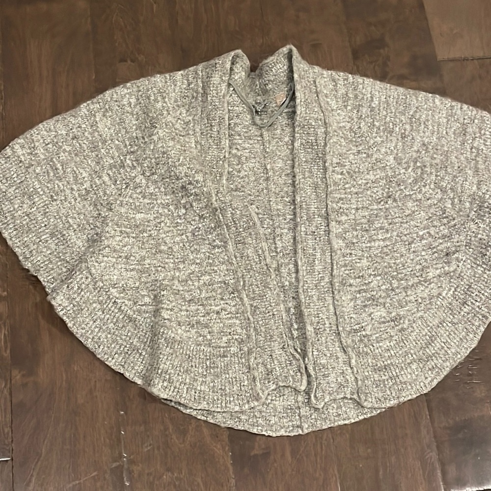 Anthropologie knitted knitted shrunk poncho sweater shawl bolero